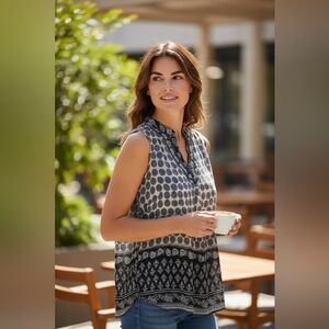 BLACK & WHITE Boho Sleeveless Patterned Top